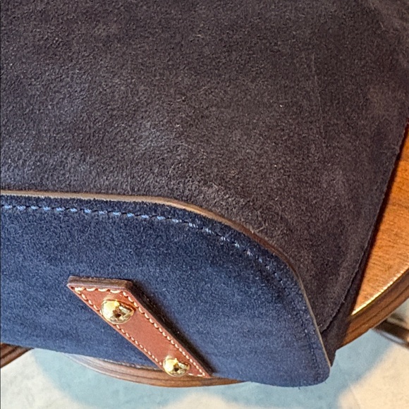 Dooney & Bourke  Suede Satchel  Crossbody bag  LIKE NEW  Navy/ cinnamon leather - Picture 14 of 17